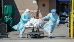 Hospitalizaciones semanales por covid-19 aumentan 12,1 % en Estados Unidos