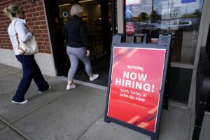 Las ofertas de empleo de EE.UU. caen a su nivel más bajo en dos años