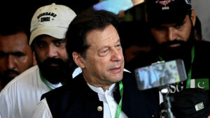 Imponen tres años de cárcel al exprimer ministro pakistaní Imran Jan por corruptelas