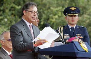 Petro llama a colombianos al diálogo para superar fracturas y avanzar hacia paz e igualdad