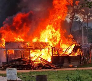 Militares venezolanos destruyen campamento destinado a la minería ilegal en la Amazonía