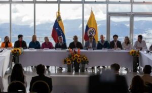 Delegación del ELN está en Caracas para cuarto ciclo de diálogo con el Gobierno colombiano