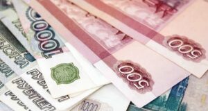 Banco Central ruso convoca reunión extraordinaria para frenar la devaluación del rublo