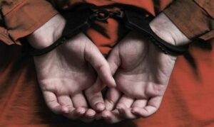 Seis expolicías en Misisipi (EEUU) se declaran culpables de torturar a dos hombres negros