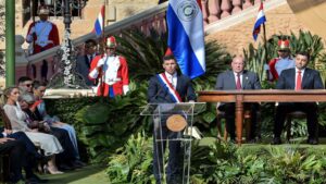 Santiago Peña jura como presidente de Paraguay 