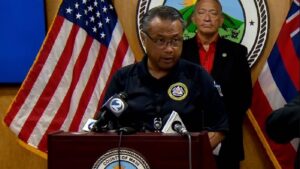 Jefe de manejo de emergencias de Maui renuncia entre críticas por su reacción al incendio