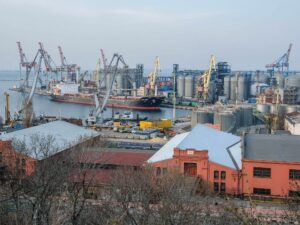 Último ataque ruso contra un puerto ucraniano destruyó otras 13.000 toneladas de grano