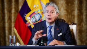 Gobierno de Ecuador ignora resultado nacional de plebiscito que cesa explotación petrolera