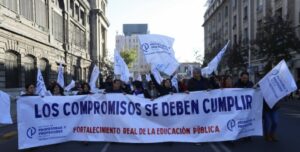 Gremio de profesores en Chile anuncia paro indefinido tras rechazar propuesta del Gobierno
