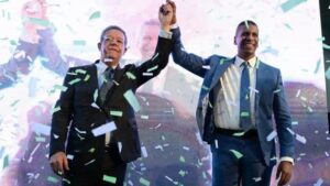 Leonel Fernández presenta a Demóstenes Martínez como aspirante a senador en Santiago