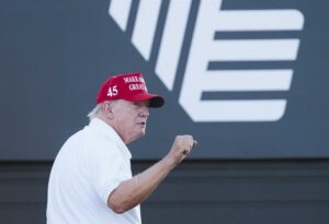 Trump dice que la fecha del juicio en Washington le priva de su derecho a un proceso justo