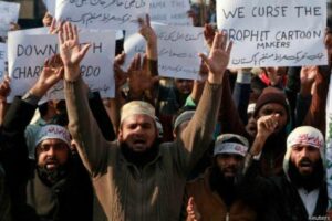 Pakistán enfrenta una grave crisis eléctrica que fuerza al gobierno a buscar soluciones