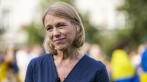 Ministra de Exteriores noruega admite conflicto de intereses por inversiones de su esposo