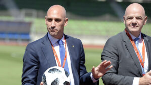 Infantino sobre la actitud de Rubiales: «No debería haber sucedido nunca»