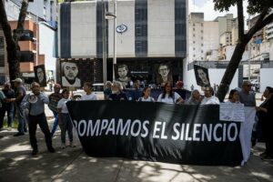 Canje de «presos políticos», una propuesta «desesperada» en Venezuela