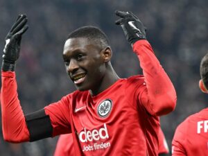 Se complica el fichaje de gpor el PSG por la falta de sustituto en Fráncfort