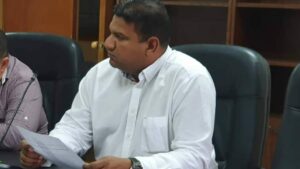 Richard Arteaga apuesta a la unidad y pide dar de baja a los «espanta-votos»