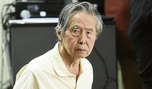 Entierran restos de víctimas de matanza de estudiantes por la que fue condenado Fujimori