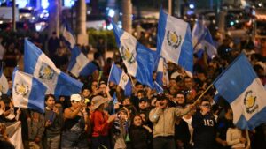 Tribunal electoral de Guatemala revoca suspensión del partido de presidente electo