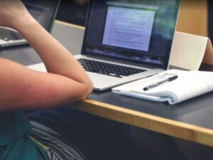 Gobierno italiano quiere bloquear el porno oline a los niños: Es protección, no censura