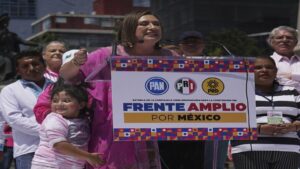 Oposición mexicana proclama a Xóchitl Gálvez como candidata
