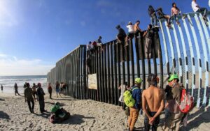 Muro de Trump en la frontera con México provocó daños medioambientales y culturales