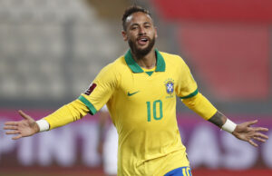 Neymar dice que su familia le convenció a seguir en la selección brasileña