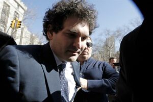 Antiguo ejecutivo de FTX admite delitos y pagará multa de 1.500 millones de dólares