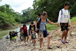Panamá anuncia deportaciones y otras medidas frente a la crisis migratoria en el Darién