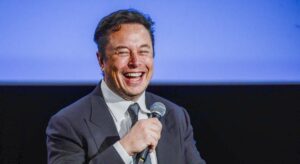 El verdadero presidente de EE.UU. es quien controla el teleprónter​, afirma Musk
