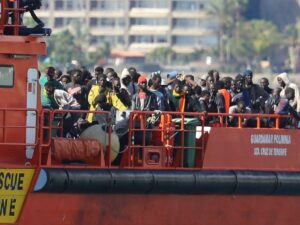 Más de mil inmigrantes llegaron a las islas Canarias este fin de semana