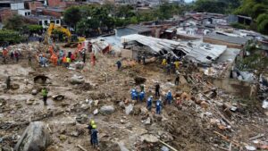 Un deslizamiento sobre una casa deja tres personas fallecidas en el noroeste colombiano