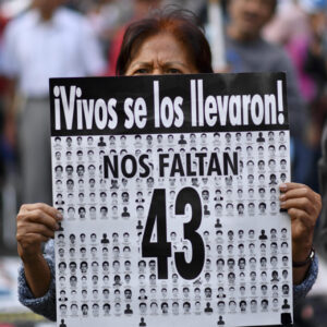 Estudiantes mexicanos comienzan protestas por los 43 desaparecidos de Ayotzinapa