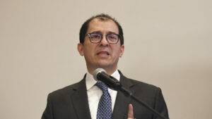 Fiscal general de Colombia aclara que la colaboración con Nicolás Petro «no se ha enfriado»
