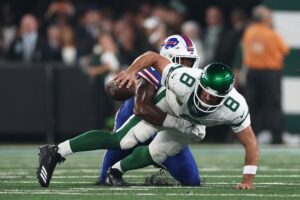 Aaron Rodgers, ‘quarterback’ de los Jets, afirma que estará de vuelta el próximo año