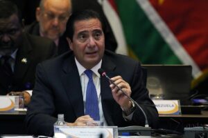 52,0% de los panameños consideran que Martín Torrijos defiende los intereses del país, según Metricontexto