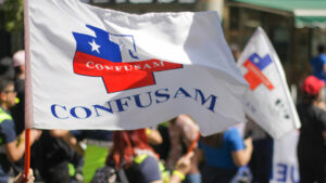 Trabajadores de Salud de Chile anuncian un paro nacional tras el despido de 6.300 funcionarios