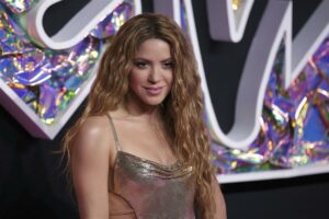 Música latina en EE.UU. sigue creciendo en ingresos y cuota de mercado tras año récord