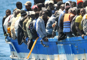 Italia podrá expulsar a los inmigrantes que se hagan pasar por menores a su llegada