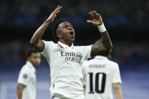 Vinícius se reencuentra con el Bernabeu 115 días después