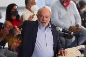 Lula da Silva da una pausa forzada por operación de la cadera