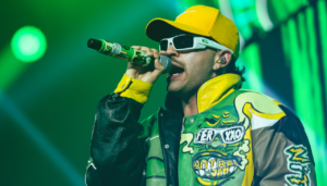 Feid lanza su nuevo álbum, con el que demuestra su lealtad al reguetón