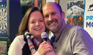 Muere un senador estadounidense junto con su esposa e hijos en un accidente aéreo