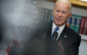Biden felicita a la premio Nobel de la Paz y pide a Irán su liberación «inmediata»