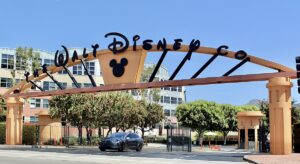 Disney anuncia aumentos en entradas y servicios de sus parques en California y Florida