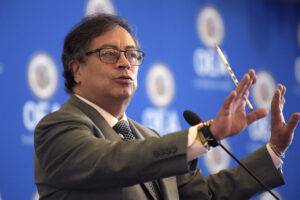Petro felicita al Gobierno y a la oposición venezolana por «abrir un canal de diálogo»