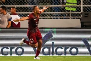 Salomón Rondón se consolida como máximo goleador de la Vinotinto en su centésimo partido