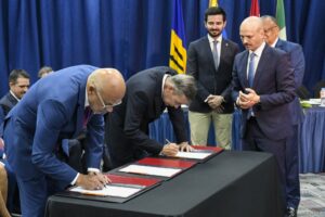 Estados Unidos saluda la firma de acuerdo de hoja de ruta electoral en Venezuela