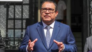 Fiscalía de Perú abre investigación al primer ministro por supuesto caso de corrupción