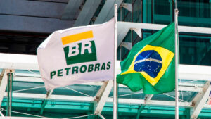 Brasileña Petrobras «piensa seriamente» volver a invertir en Venezuela tras fin de sanciones